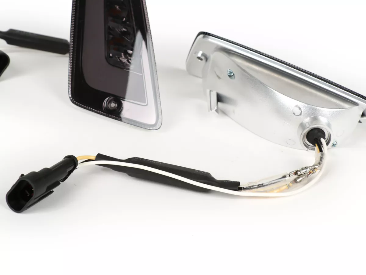 Set indicatori di direzione anteriori -POWER 1 LED (fino al 2014) luce di marcia diurna (marcatura E)- Vespa GT, GTL, GTV, GTS 125-300 - fumé