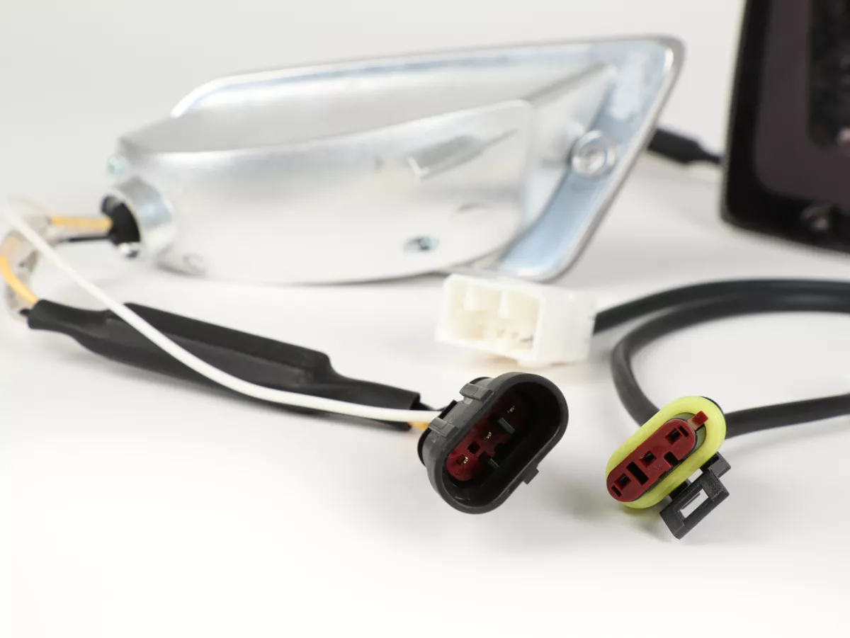 Set indicatori di direzione anteriori -POWER 1 LED (fino al 2014) luce di marcia diurna (marcatura E)- Vespa GT, GTL, GTV, GTS 125-300 - fumé