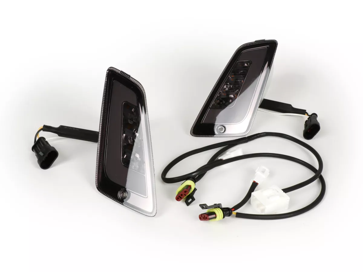 Set indicatori di direzione anteriori -POWER 1 LED (fino al 2014) luce di marcia diurna (marcatura E)- Vespa GT, GTL, GTV, GTS 125-300 - fumé