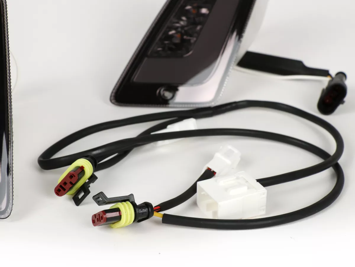 Set indicatori di direzione anteriori -POWER 1 LED (fino al 2014) luce di marcia diurna (marcatura E)- Vespa GT, GTL, GTV, GTS 125-300 - fumé