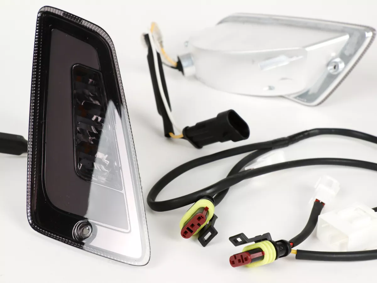 Set indicatori di direzione anteriori -POWER 1 LED (fino al 2014) luce di marcia diurna (marcatura E)- Vespa GT, GTL, GTV, GTS 125-300 - fumé