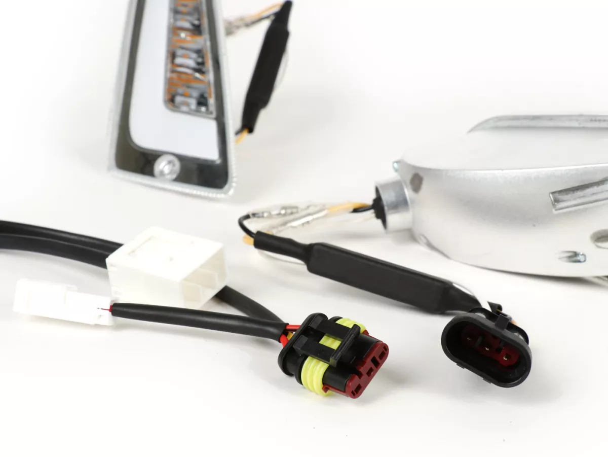 Set indicatori di direzione anteriori -POWER 1 LED (fino al 2014) luce di marcia diurna (E-mark)- Vespa GT, GTL, GTV, GTS 125-300 - bianco