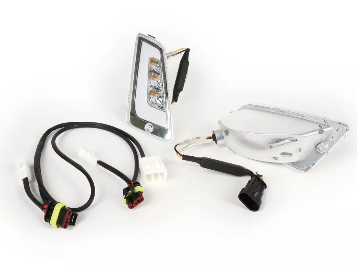 Set indicatori di direzione anteriori -POWER 1 LED (fino al 2014) luce di marcia diurna (E-mark)- Vespa GT, GTL, GTV, GTS 125-300 - bianco