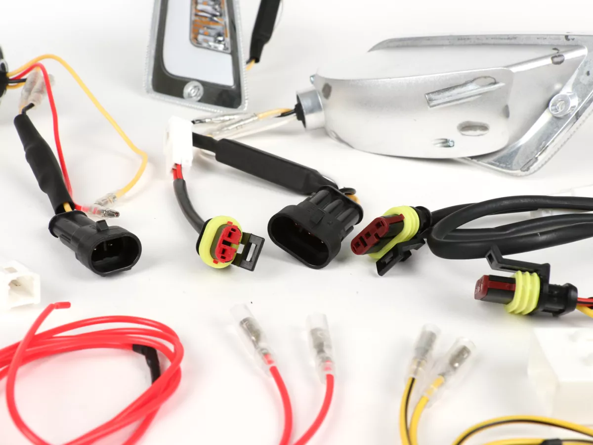 Set indicatori di direzione anteriori+posteriori -POWER 1 LED (fino al 2014) Luce di marcia diurna anteriore + luce di posizione posteriore (E-mark) - Vespa GT, GTL, GTV, GTS 125-300 - bianco