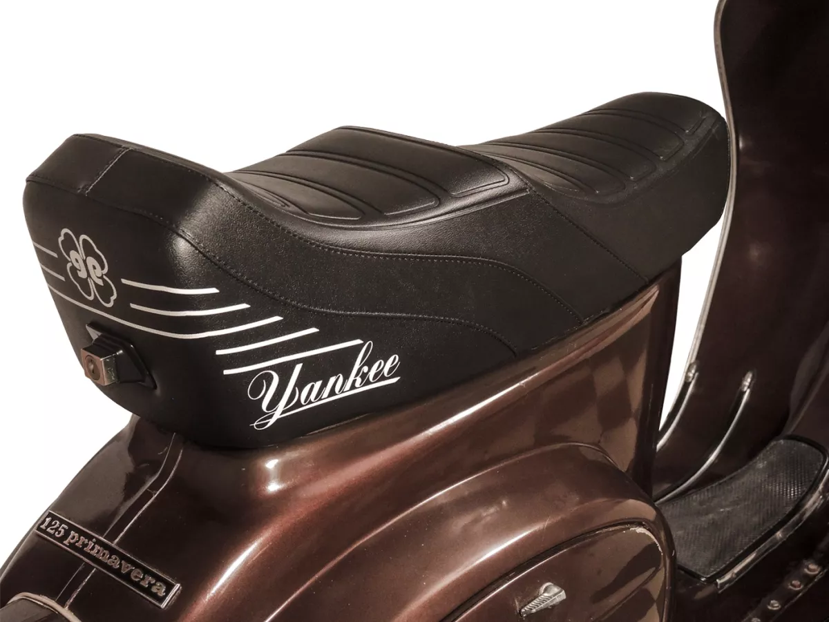Asiento escalonado -GIULIARI Yankee- Vespa V50, PV125, ET3 - con cerradura - negro