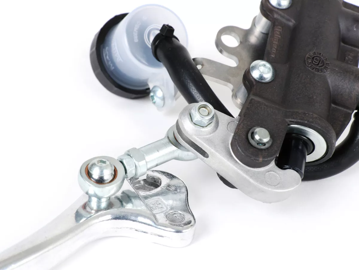 Bomba de freno - Cilindro principal de freno -CRIMAZ- Vespa V50 Special, V50 Elestart - Faro trapezoidal