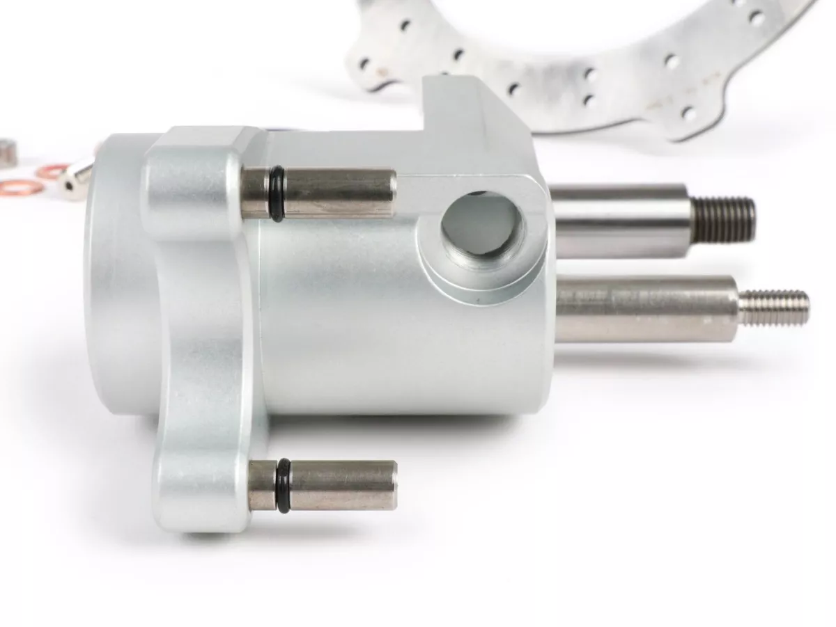Schijfremset voor -CRIMAZ 2.0 RDP/CNC Ø200mm- Vespa V50, 50 Special, 50SR, SS50, SS90, V90, PV125, ET3 - zwarte remklauw