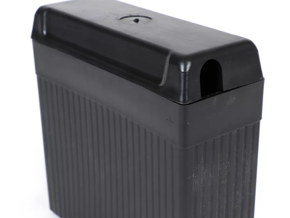 Lege batterij incl. deksel Deksel -Gel RAE 3s3- B39-6 (6N7-1)- 6V 7Ah - 126x126x48mm - Vespa Sprint150 (VLB1T)(D), VNB1T, VL3T, VB1, VBA1, VBB1, GL150 (VLA1), VGL1, Vespa150 T3 (VD2T), Vespa150 T4 (VGLA1T-VGLB1T), Lambretta (Series 2, tot 10/1959) - Loodz