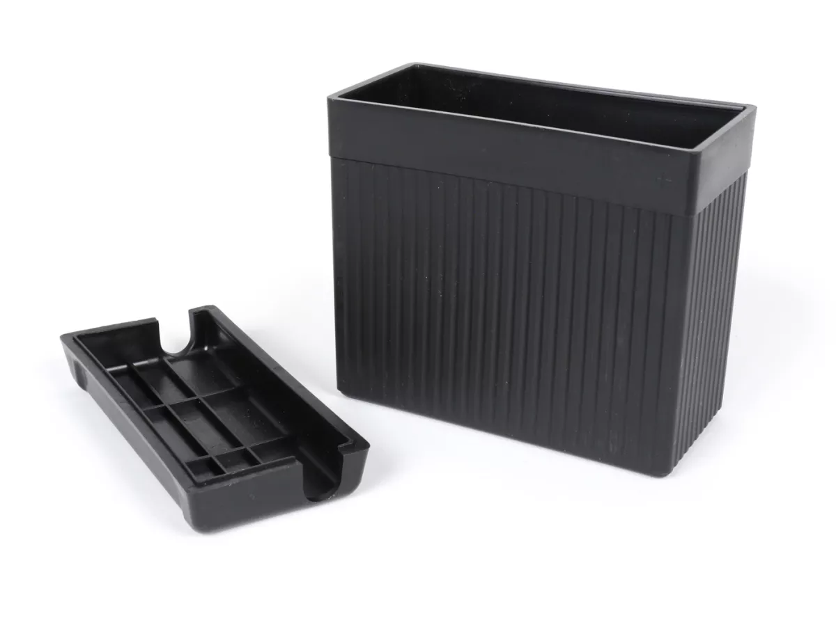 Caja vacía batería incl. tapa -Gel RAE 3s4- 6V 8Ah - 126x126x57mm - Vespa GS150 (VS1-5), V50 Elestart (V5A3T, V5B2T, V5B4T),Lambretta Serie 2 (a partir de 10/1959), Serie 3
