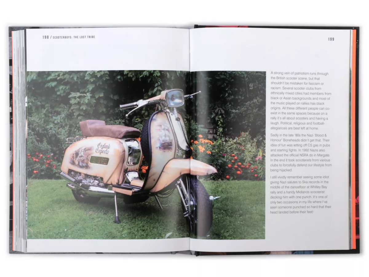 Boek -SCOOTERBOYS de verloren stam- door Martin 'Sticky' Round - 192 pagina's hardcover