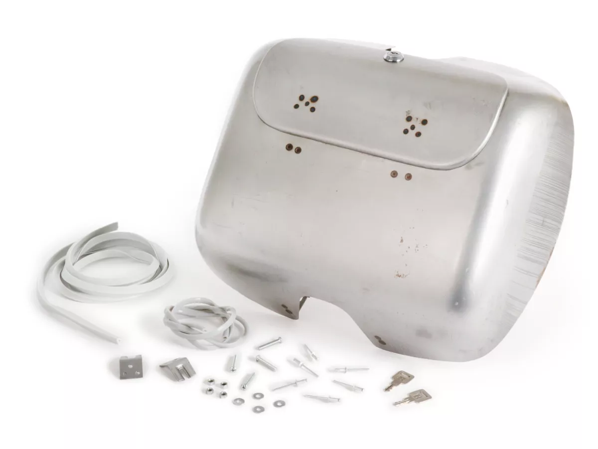 Bagageutrymme -OEM KVALITET, oljad plåt- Vespa GS160 2° (VSB1T, 30201-55506, rund låstyp) - passar även för VSB1T, 55507- (fyrkantig låstyp)