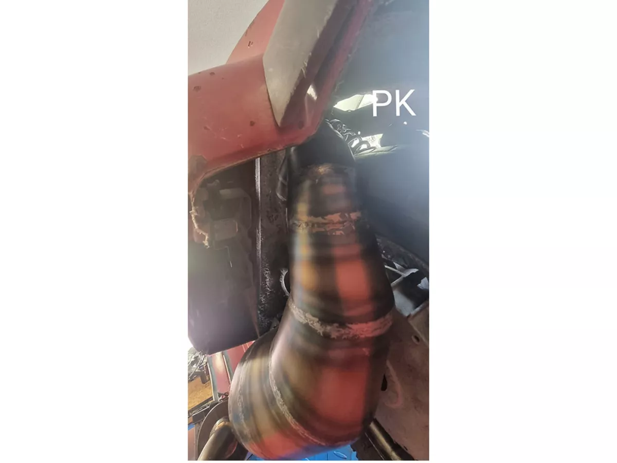 Avgasrör -EGIG PERFORMANCE Unisex 125-170cc, Ø=32mm (54-60mm dubbavstånd), bultad XXL bakre ljuddämpare (Ø70mm) - Vespa ET3, PV125 (även lämplig för fordon med bagageutrymme i vänster sidokåpa)