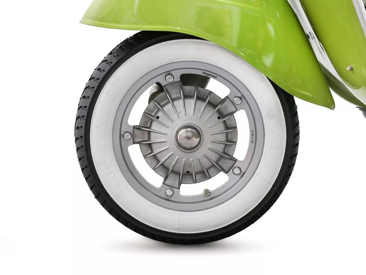 Komplett hjul (färdigt däck monterat på fälg) -MITAS MC12 whitewall, tubeless, Vespa Smallframe V50, PV, ET3, PK- 3.00 - 10 tum TL 42J - Fälg BGM PRO 2.10-10 Aluminium - Silver