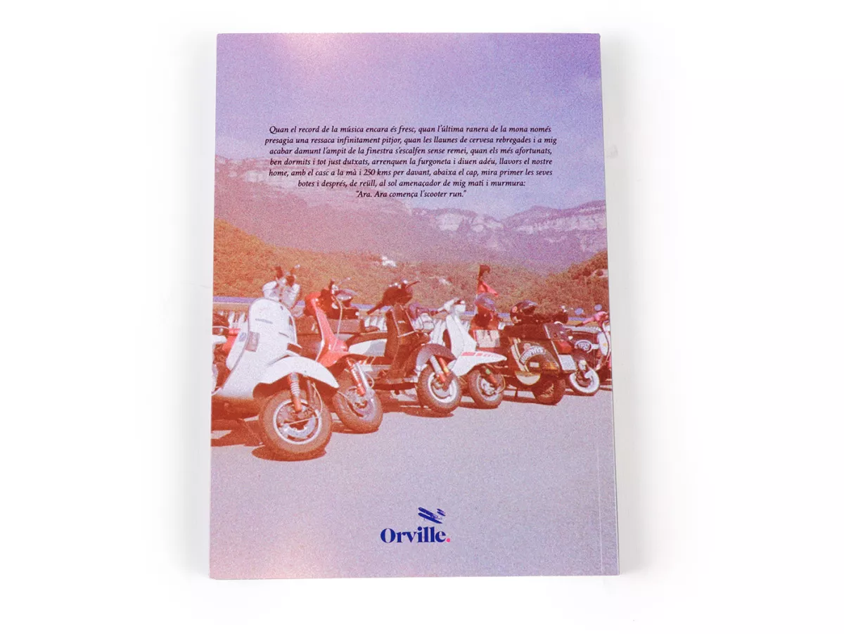 Boek -De scooterloop begint nu! Scooteren in Catalonië (2009-2019)- door Hector Vilar - 128 pagina's - Zachte kaft - Taal: Catalaans