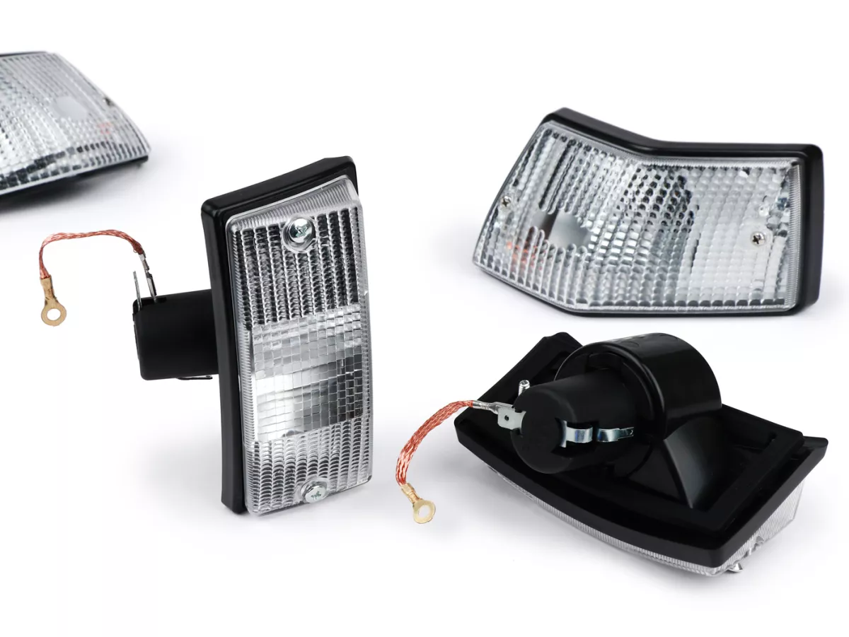 Set indicatori di direzione -SIEM- Vespa PX80, PX125, PX150, PX200, T5 125cc - Corpo nero - Lenti bianche