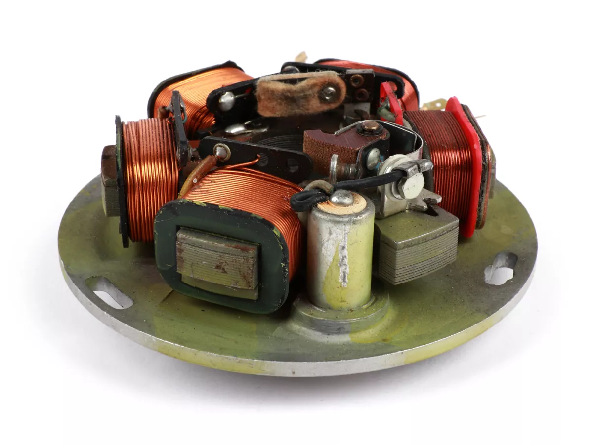 Encendido -PIAGGIO/DUCATI (NOS) placa base (encendido por contacto, 5 cables, 12V, AC)- Vespa PX - P125X, P150X, con regulador de tensión, con batería, con sistema intermitente de 4 vías, 2x cable amarillo