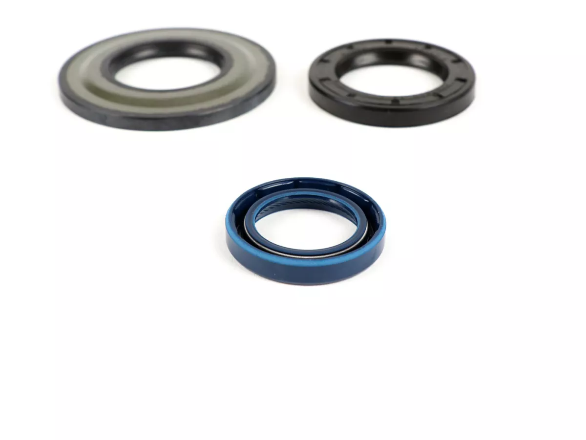Motoroljetätningssats -PIAGGIO- Vespa PX80, PX125, PX150, PX200 Lusso, T5 125cc, Cosa - Bakhjulsoljetätning 30x47x6mm (extern montering)
