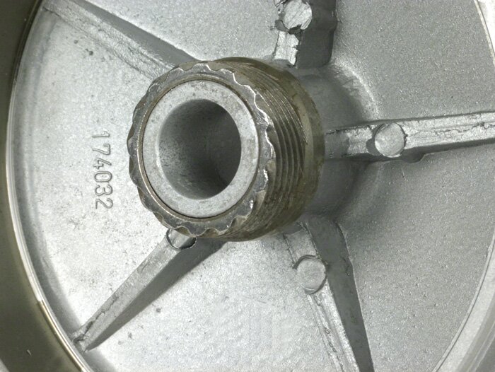 Tambor de freno delantero 10 pulgadas - CALIDAD OEM, sin rodamiento - Vespa PX (hasta 1982) - Ø=16mm