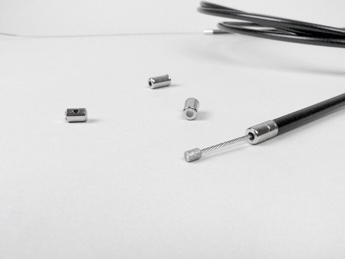 Juego de cables universal -Ø=1,2mm x 2500mm, manguito= 2200mm, espiga Ø=3,0mm x 3mm- utilizado como cable del acelerador - PTFE trenzado - negro