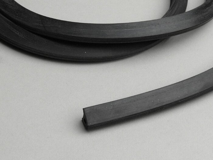 Bagageruimte rubber -OEM KWALITEIT- Vespa PX, Rally180 (VSD1T), Rally200 (VSE1T), SS180 (VSC1T) - zwart