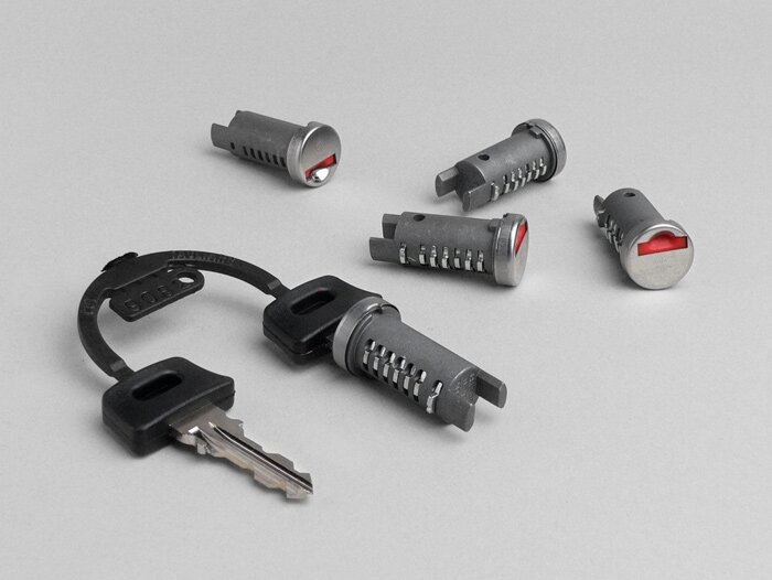 Lock cylinder set -OEM QUALITY- Vespa PX EFL (1984-), PK S-XL, T5 125cc, Cosa FL, Piaggio Storm, Free, NRG, NTT, Sfera, Sfera RST, SKR Quartz, Typhoon, Typhoon X, Typhoon XR, Zip (till 1999), Zip FR - 5-pieces