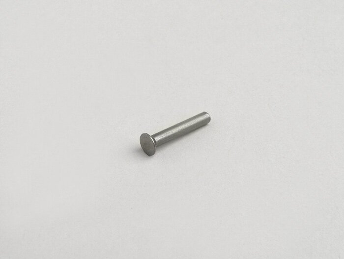Klinknagel voor primaire -VESPA- Vespa PX80, PX125, PX150, PX200, Cosa, T5 125cc, Rally180 (VSD1T), Rally200 (VSE1T), VNC (vanaf 11001), GT125 (VNL2T), GTR125 (VNL2T), TS125 (VNL3T), GL150 (VLA1T), VBC, Sprint, GS160 / GS4 (VSB1T), SS180 (VSC1T)