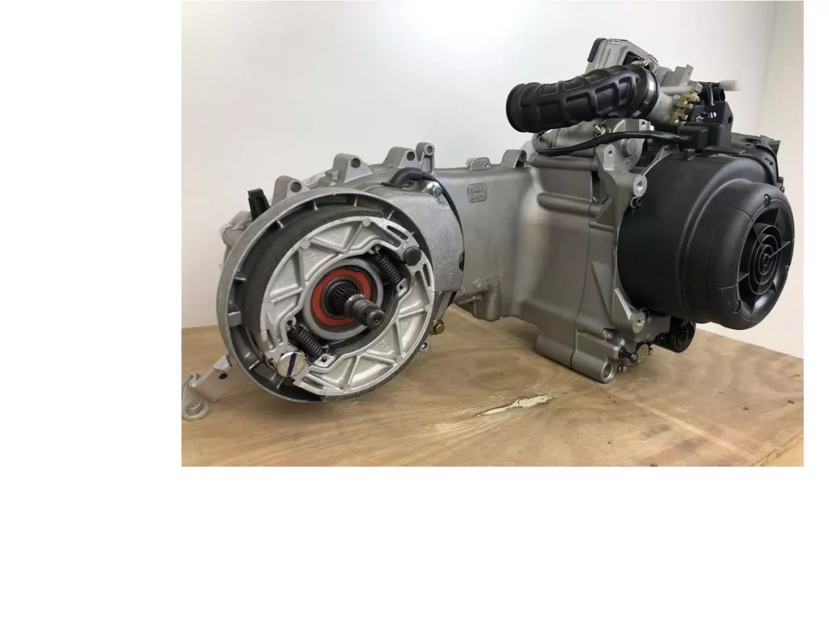 Motor -PIAGGIO- Piaggio Liberty 125 4T 2V AC, PTT 2012 (ZAPM38900)