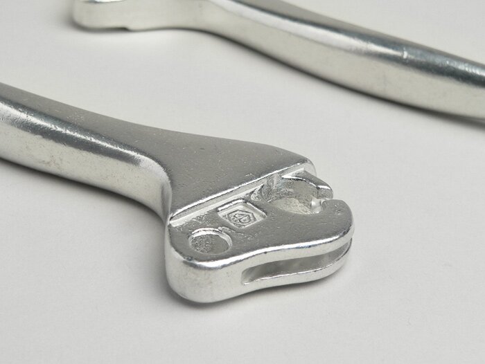Leva freno + leva frizione (set) -QUALITA' OEM- Vespa Largeframe 1969-1977, V50, PV125, ET3 -Aluminio