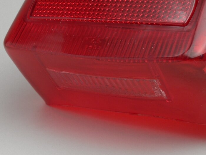 Lensa lampu belakang -BOSATTA- Vespa Rally180 (VSD1T), Rally200 (VSE1T), GTR125 (VNL2T), TS125 (VNL3T), V50 Spezial (Jerman), 50 SR, PV125 (Jerman)