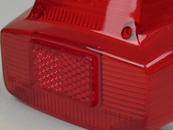 Vitre de feu arrière -QUALITÀ OEM - Vespa Antik grand- Vespa Super (VNC1T, VBC1T), GT125 (VNL2T), Sprint (VLB1T 025479-), SS180 (VSC1T 0018001-)