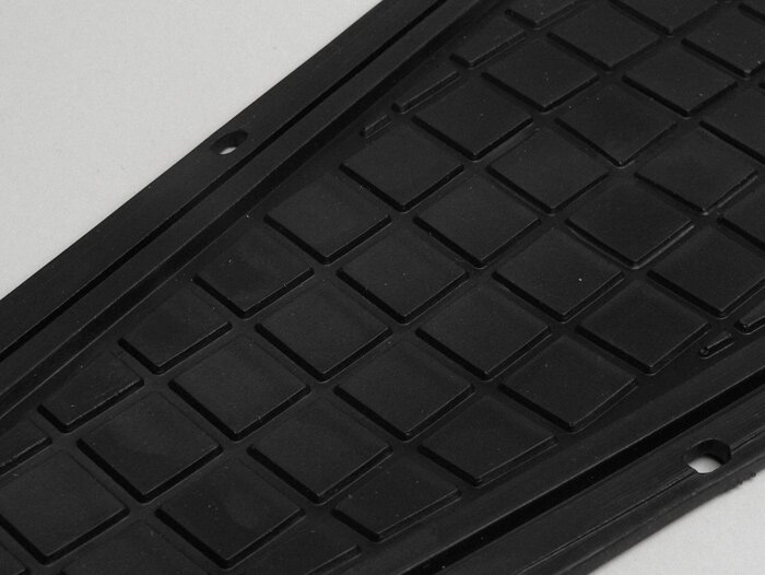 Tappetino di accesso - QUALITÀ OEM - Vespa PX (fino al 1984) - Nero