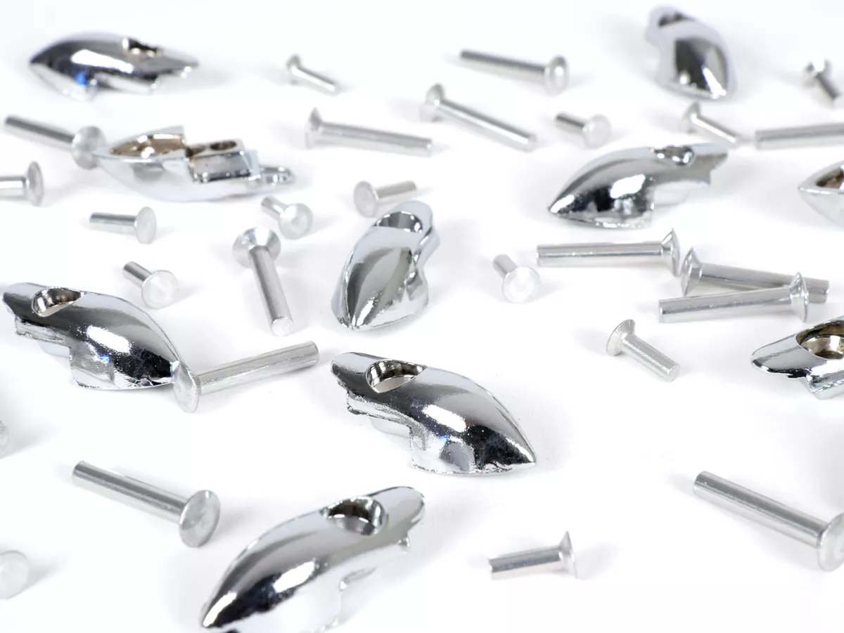 Loopvlakstrip eindstukset -CIF HQ, verchroomd- Vespa V50, V90, 50 Special, 50 L, 50 Elestart, SS50, SS90, PV125, ET3, Super, VNA1T (68032-), VNA2T, VNB1T, VNB2T (stripbreedte 13,5mm)