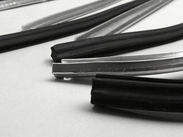 Set strip tapak -KUALITAS OEM- Vespa 150 (VBA1T (-1959), VBB1T 104210-), Vespa 125 (hanya model VNL1T untuk Swiss) - lebar strip = 18mm