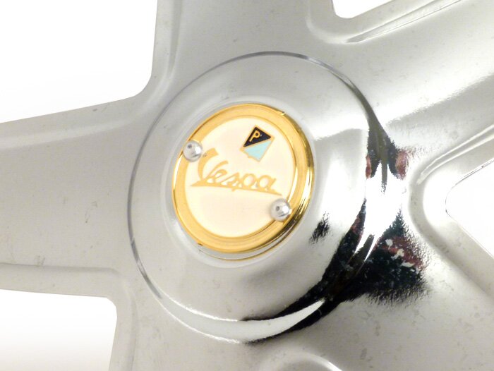 Naafdop -PIAGGIO, Ferrarina, 5-spaaks, Vespa embleem, jaren '50 - voor open 10 velg - Vespa V50, V90, PV125, ET3, PK, GT, GTR, TS, GL, GS VS5T, Sprint, T4, Rally, PX, T5 125cc - chroom