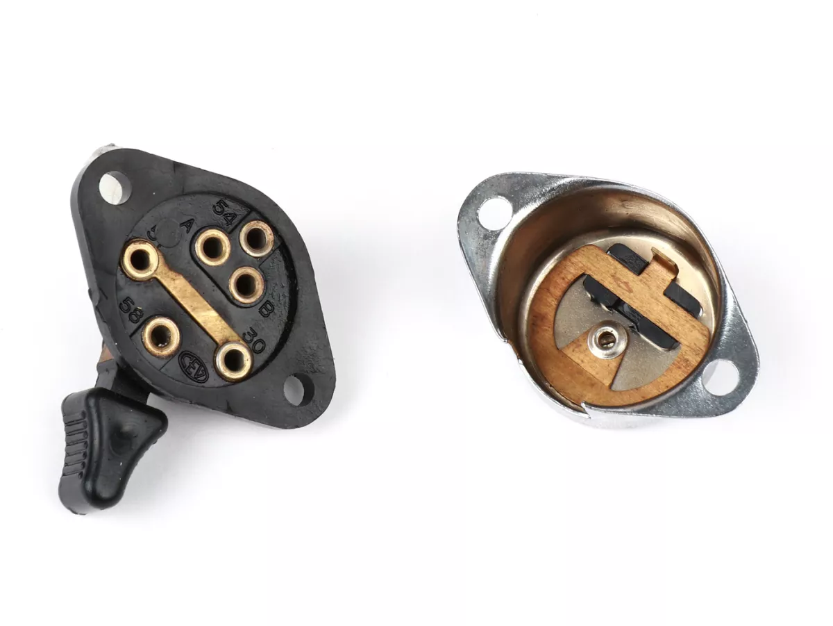 Indikatorbrytare med integrerad hornknapp -CEV (NOS)- Vespa V50 S, SR50, V50 R, V90, SS90, Nuova 125, PV125, ET3, Super, GS150 / GS3, GS160 / GS4 (VSB1T), Sprint, Rally180 (VSD1T), Rally200 (VSE1T) - passar även för USA-modeller