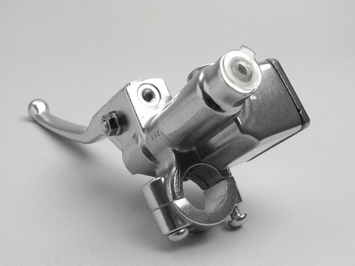 Master brake cylinder -PIAGGIO Heng Tong- rhs - Vespa GT 250 (ZAPM45102), Vespa GTV 125 (ZAPM31301), Vespa GTV 250 (ZAPM45102), Vespa GTV 300 (ZAPM45201)