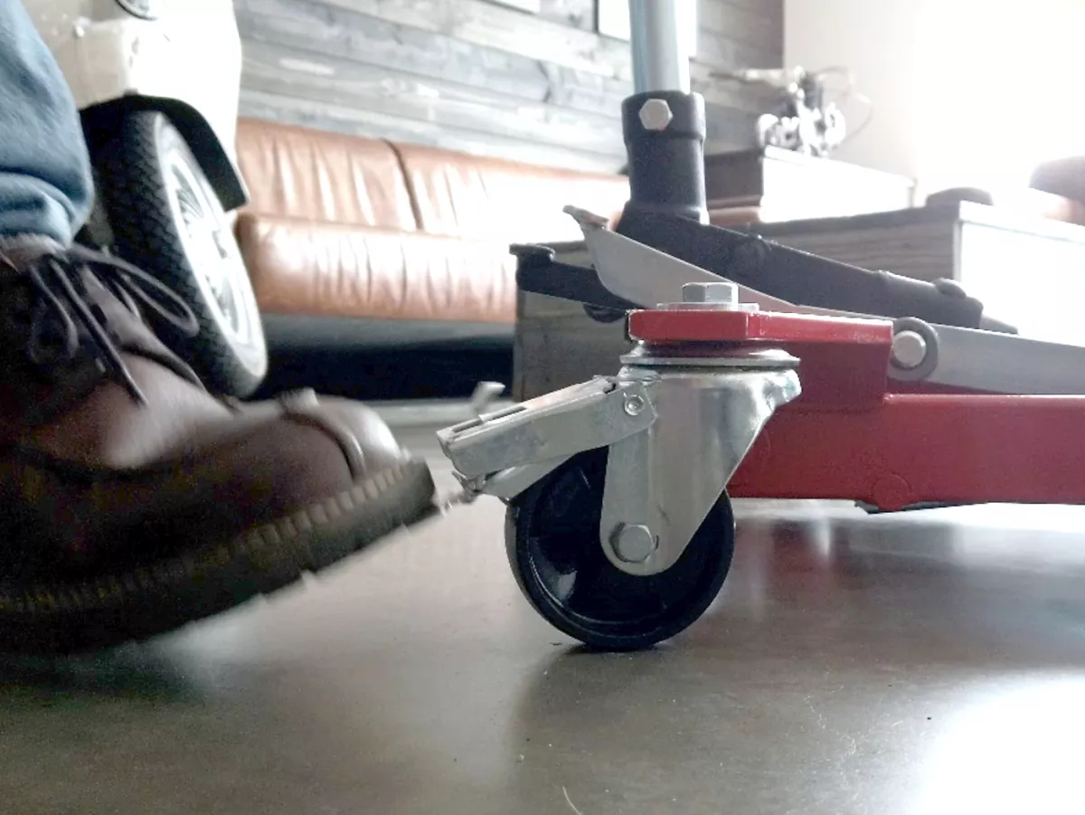 Scooter lift -FA ITALIA Vespa- Vespa Smallframe, Largeframe, Wideframe 50-200cc - 360° turnable, up to 350kg load, lift area 25-100cm