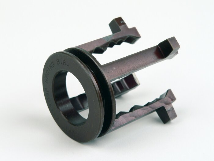 Versnellingspookklauw -DRT Versnellingsflame- ECKIG, 4 versnellingen, H=51mm, Vespa V50 (V5A1T tot nr. 69443), SS50 (V5SS1T), Special (V5B3T tot nr. 94314), Elestart (V5B4T tot nr. 1513), SS90 (V9SS1T), PV125 (VMA1T tot nr. 150202), ET3 (VMB1T tot nr. 816