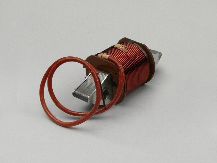 Bobine d’éclairage -CEAB- Vespa Largeframe GL150, SS180, Rally180,  Wideframe V30, V33, VM, VN, VU, VL, VB, GL, GS150 / GS3, GS160 / GS4 (VSB1T)