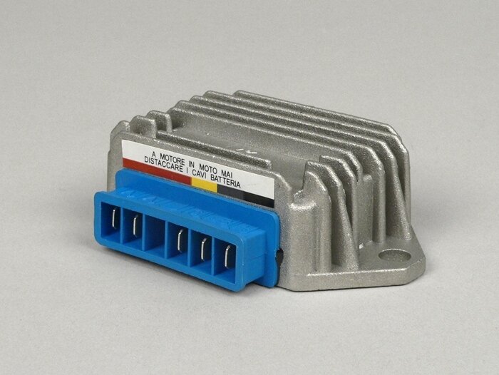 Voltage regulator -5-Pin 12V (A-A-G-B+-Ground)- Vespa PX (-1984), PX Elestart (till 1997), ET4 125 ccm (ZAPM04000 bis Bj. 1999), Piaggio 50 cc 2-stroke (till 1999), Sfera 125 ccm 4-Takt (ZAPM01000)