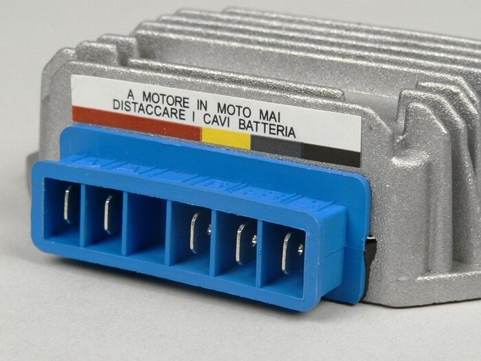 Voltage regulator -5-Pin 12V (A-A-G-B+-Ground)- Vespa PX (-1984), PX Elestart (till 1997), ET4 125 ccm (ZAPM04000 bis Bj. 1999), Piaggio 50 cc 2-stroke (till 1999), Sfera 125 ccm 4-Takt (ZAPM01000)