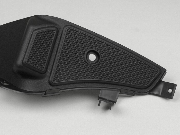 Panel bagian dalam pelindung kaki kiri bawah depan -GILERA- Runner (dari tahun 2006) (ZAPC461, ZAPC462, ZAPM461, ZAPM462, ZAPM463, ZAPM464) - Hitam
