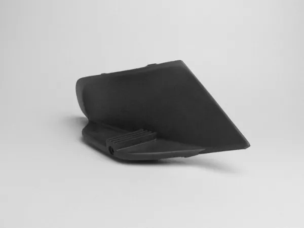 Panel trim samping -PIAGGIO- Kuarsa (NSP1T), SKR (CSM1T, CVM1T) - kanan, hitam