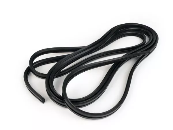 Loopvlakrubber -CIF , B=16mm- Vespa 98, Vespa Breedframe V1 tot V15, V30 tot V33, VM, VN, Vespa 150 VL, VB, VBA1T, VBB1T, GS150 / GS3 (VS1T tot VS5T), GL (VLA1T), GS160 / GS4 (VSB1T) - 4100mm