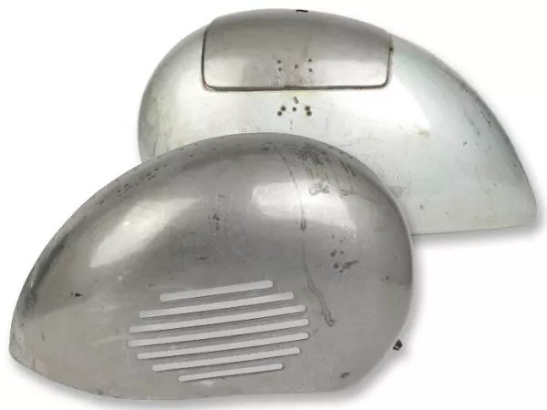 Zijklep set -PREMIUM KWALITEIT- Vespa GS150 (VS4-5) / GS3 - 7 sleuven, met zijvak klep voor slot, ongelakt, geolied metaal