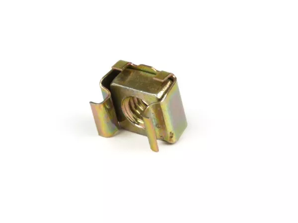 Doosmoer -M6- gebruikt voor montage spanningsregelaar en rempedaal Vespa PX, T5, PK, Cosa