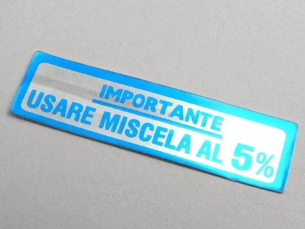Sticker voor benzinedop -OEM KWALITEIT- Vespa Importante - Usare Miscela al 5% (1:20) - Blauw