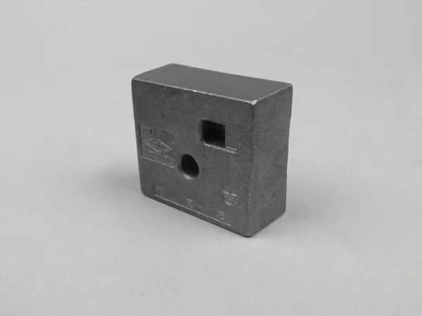 Regolatore di tensione a 3 pin (G-G terra) - universale - 120W