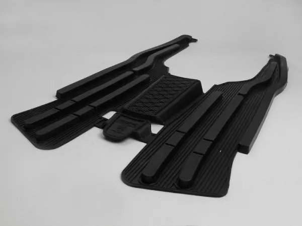 Floor mat -LAMBRETTA- LI (series 3), LIS, SX, TV (series 3), DL, GP - black