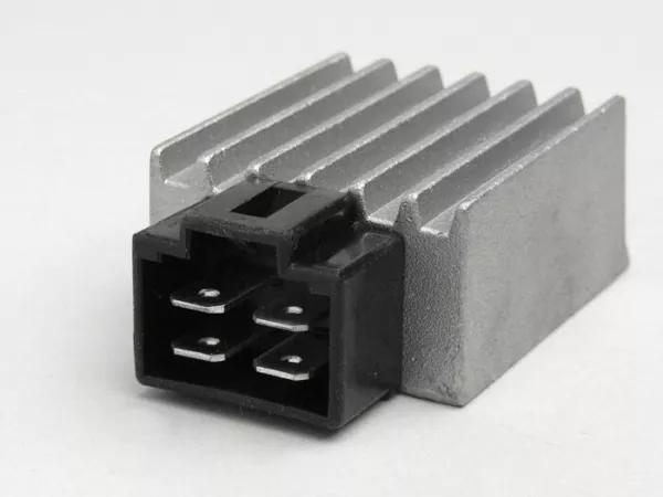 Voltage regulator -4-plug- CPI 50 cc